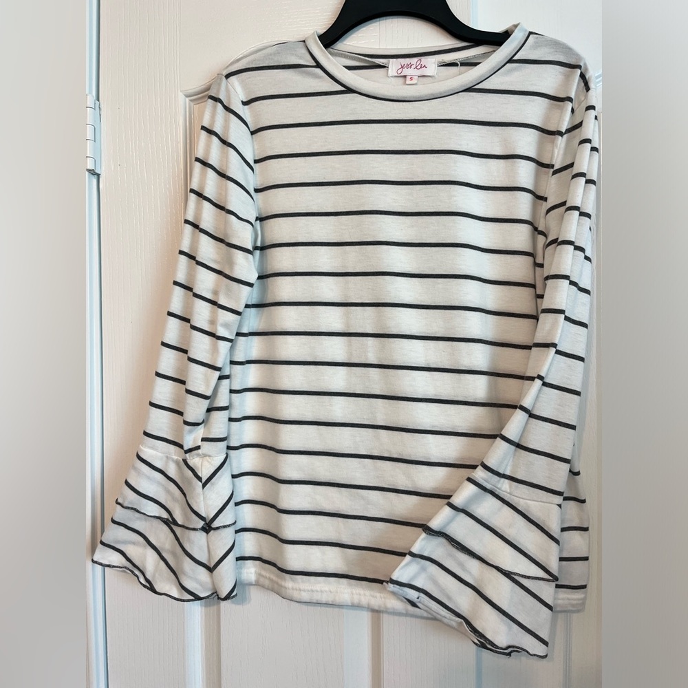 Flutter Long-sleeved Blouse